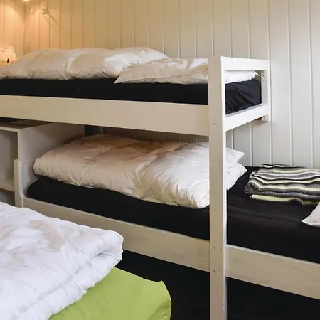 Hébergement de vacances Two-bedroom Holiday In *